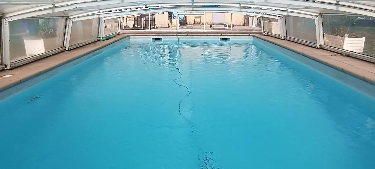 Holiday home Charmante Maison Avec Piscine Anneyron