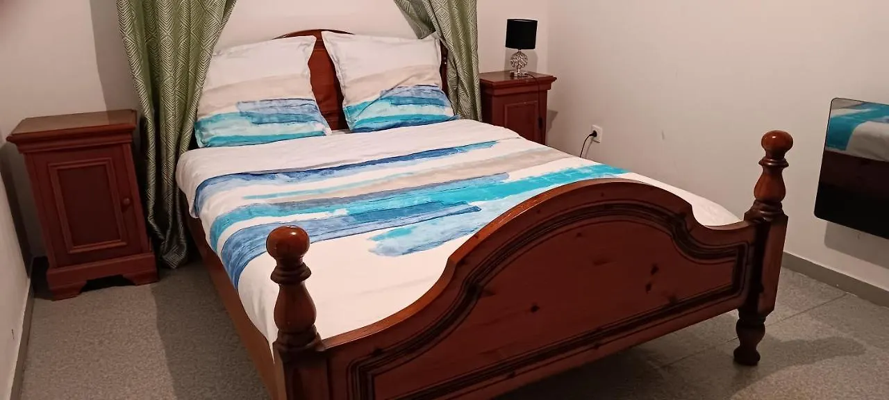 Holiday home Charmante Maison Avec Piscine Anneyron